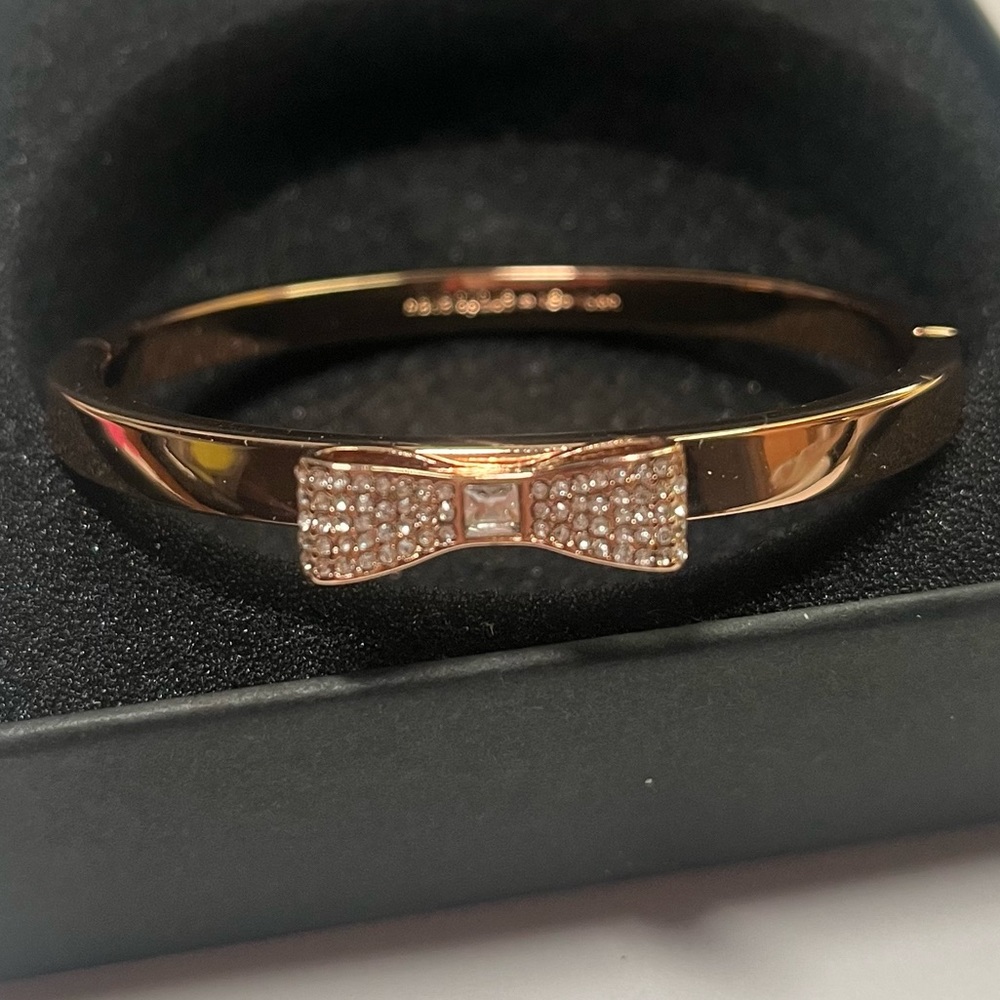 Kate Spade New York Bow Design Bracelet HR10-3 - Picture 3 of 5